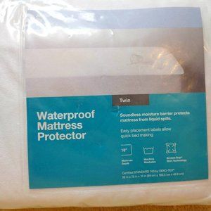 WATERPROOF Mattress Protector Twin NIP